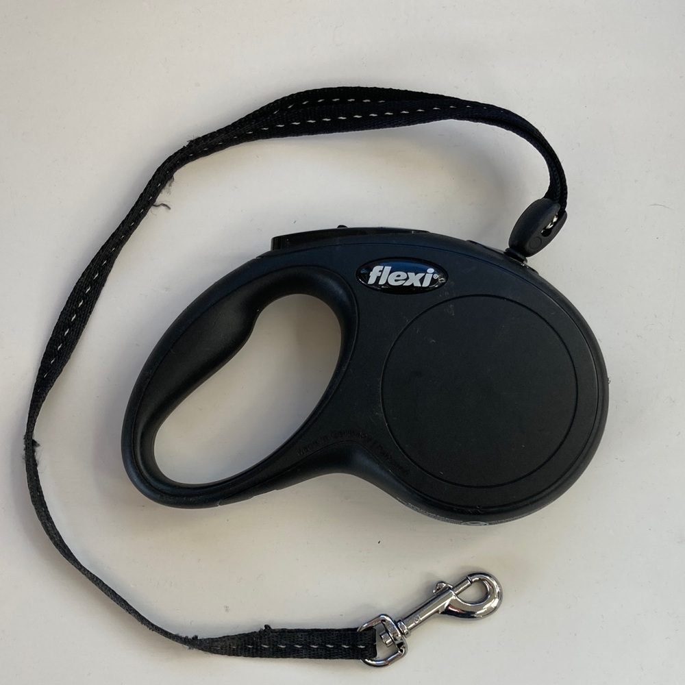 Flexi Small Black Pet Leash